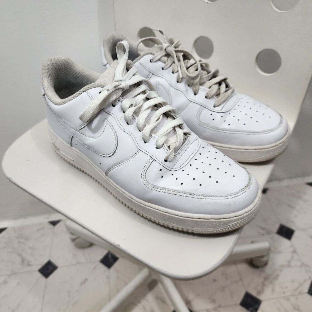 Nike Air Force 1 07 Low Triple White Classic Mens 11 Athletic Shoes CW2288-111